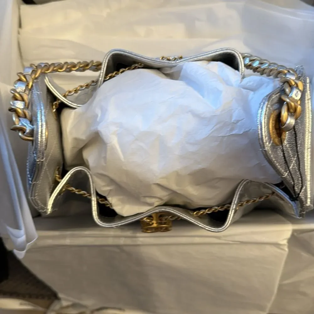 NWT CHANEL SILVER 25 Small
